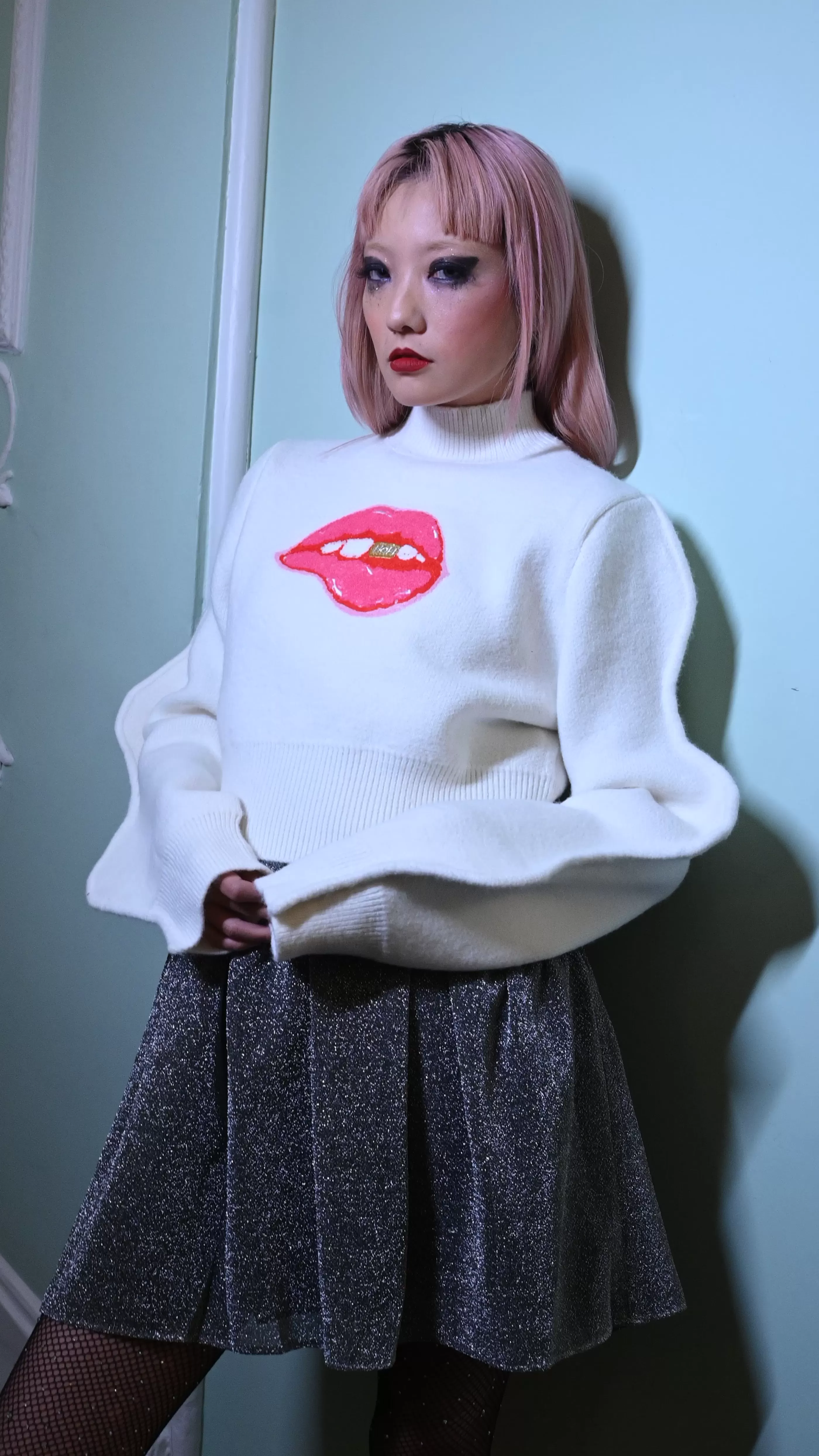 Discount Lip Embroidery Wave Sleeve Jumper In Jumpers & Hoodies
